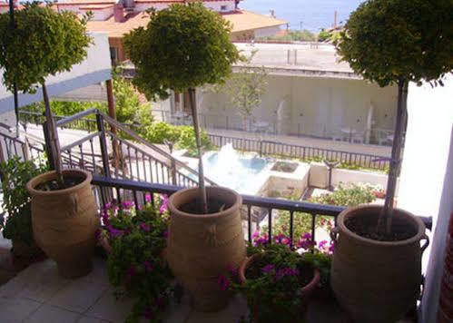 Coralli Holidays Loutra  Buitenkant foto